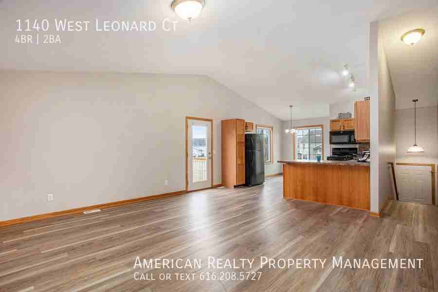 1140 W Leonard Ct Nw - Photo 2 of 18
