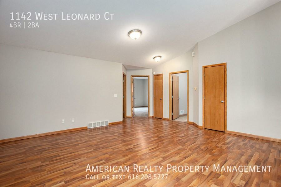 1142 W Leonard Ct Nw - Photo 6 of 19