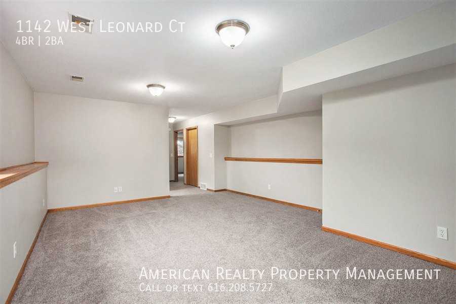 1142 W Leonard Ct Nw - Photo 7 of 19