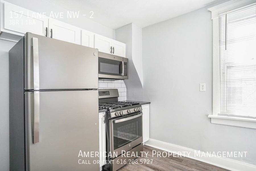 157 Lane Ave Nw #2 - Photo 3 of 14