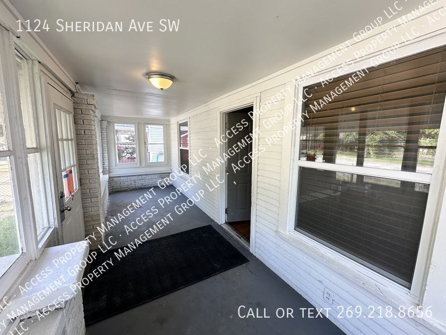 1124 Sheridan Ave Sw - Photo 3 of 28