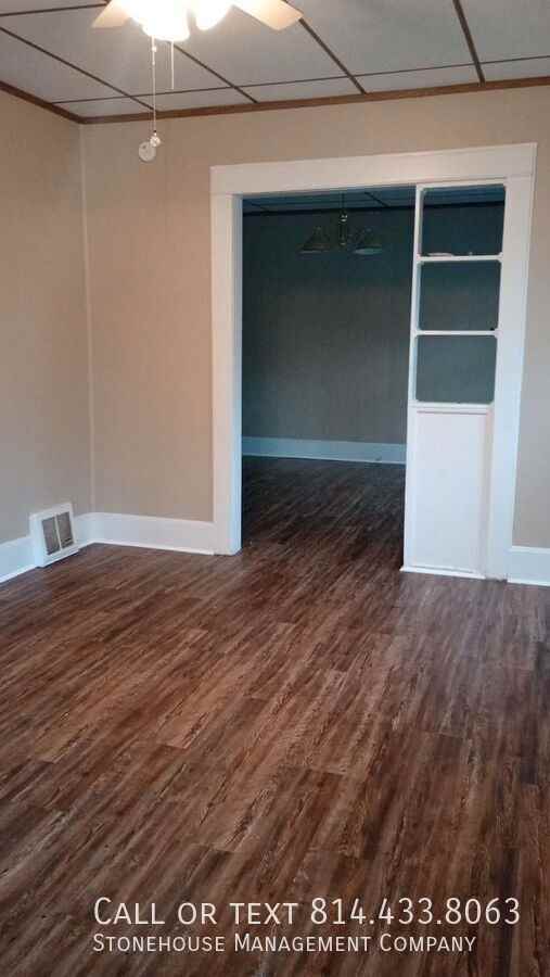 1409 E 7th St - Photo 2 of 8