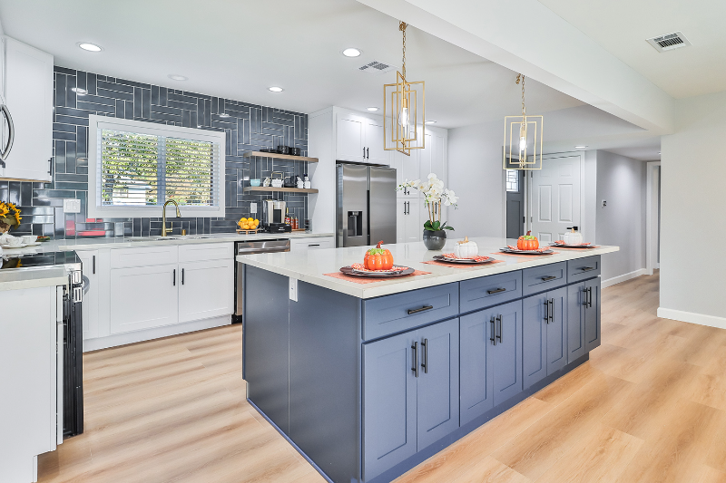 8520 Jumilla Avenue - Photo 4 of 21