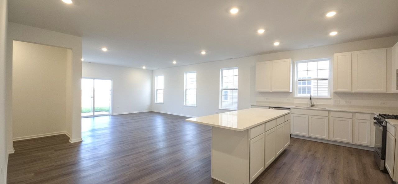 11082 Charles Dr - Photo 3 of 12