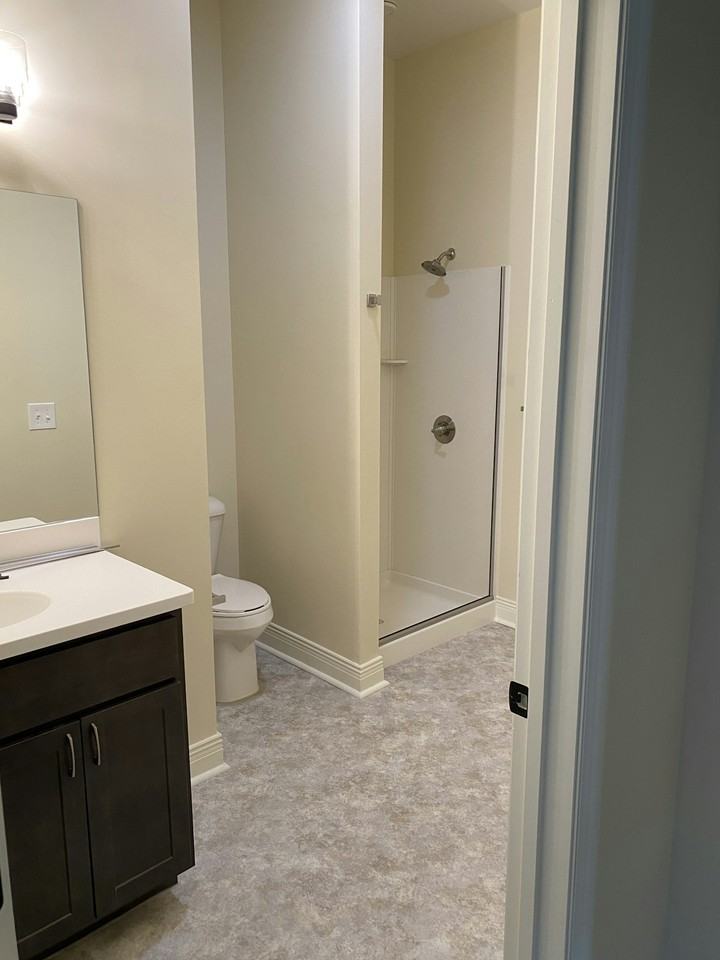 408 South Superior Street, Unit G - Photo 5 of 15