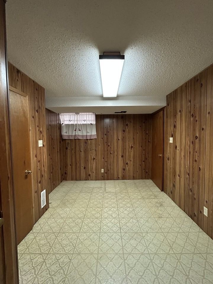 1019 Maitland Ave - Photo 4 of 17