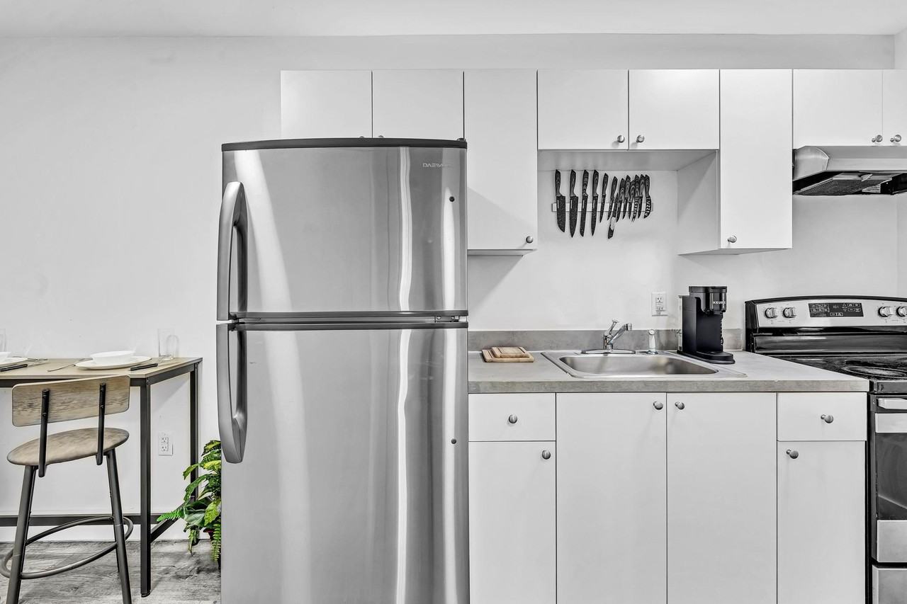 Ne 78th St - Photo 5 of 17