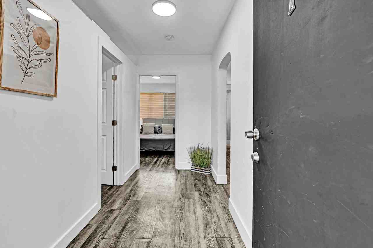 Ne 78th St - Photo 7 of 17