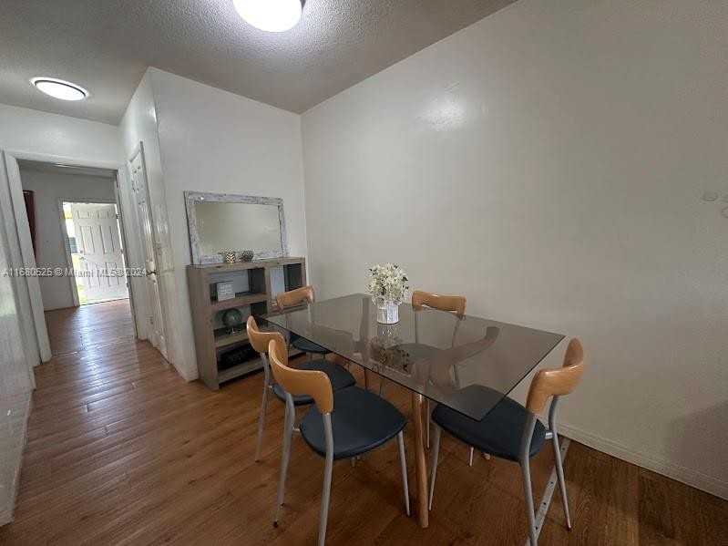 2838 Madison St #2 - Photo 3 of 8