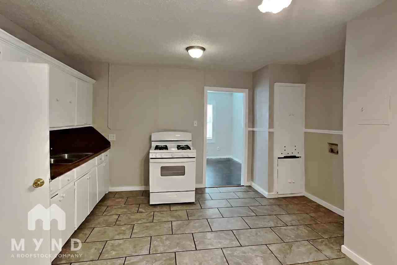 118 Uvalde Ave - Photo 3 of 17