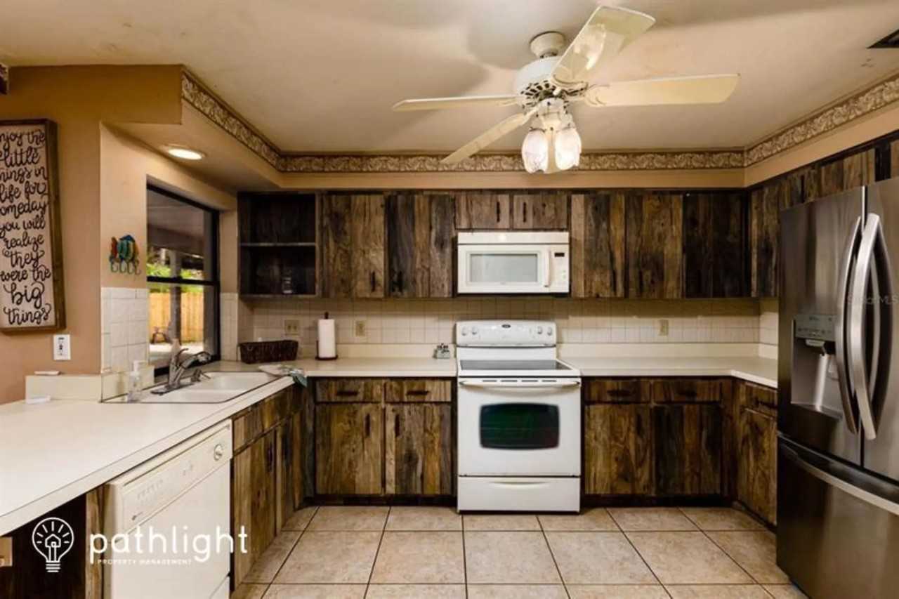 10360 97th St - Photo 2 of 14