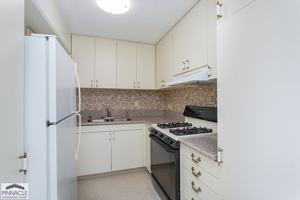 featured image of 2465 Kuhio Ave