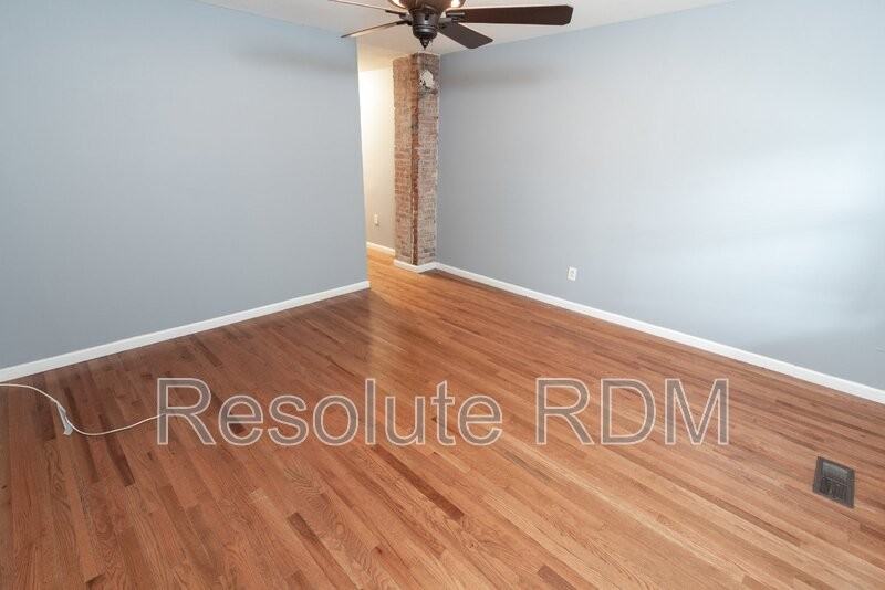 725 Lynn St - Photo 7 of 16