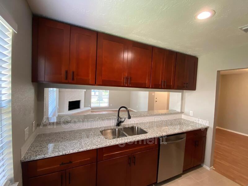 1010 Western Hills Dr - Photo 6 of 17