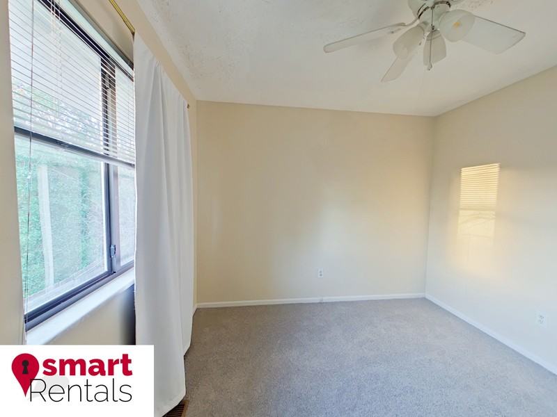 435 Great Hill Dr - Photo 2 of 9