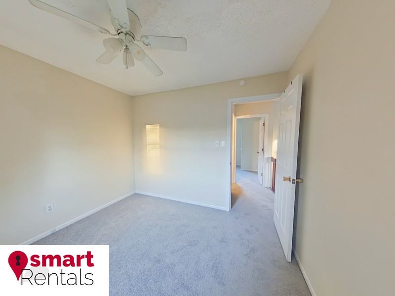 435 Great Hill Dr - Photo 3 of 9