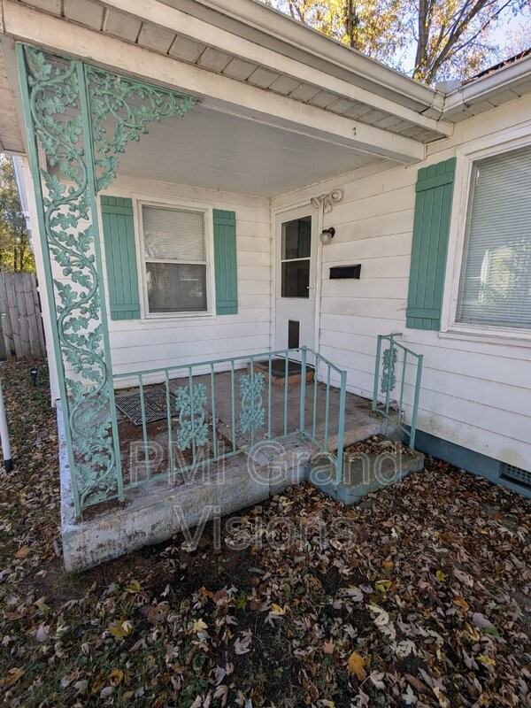 1328 S 6th St - Photo 3 of 24