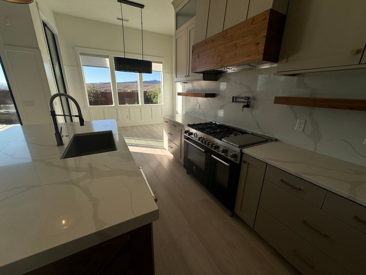 647 W 280 S - Photo 6 of 40
