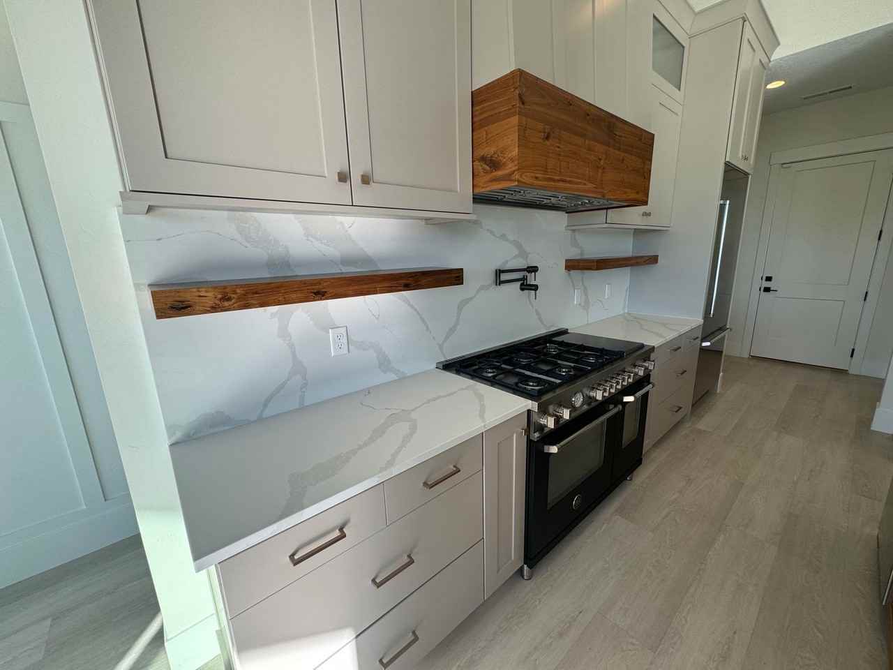 647 W 280 S - Photo 7 of 40