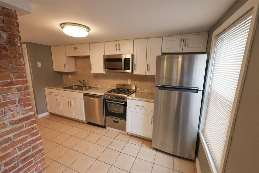 98 Commercial St #2R - Photo 2 of 19
