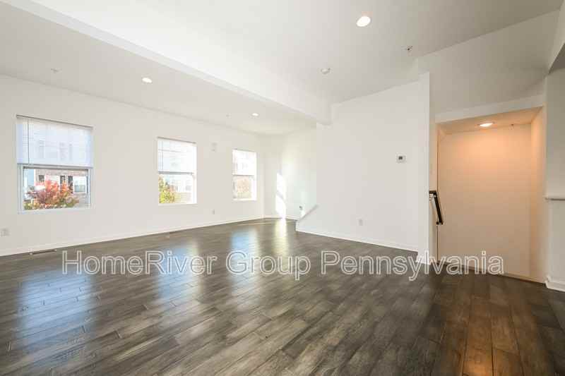 225 Faulk Dr - Photo 3 of 22