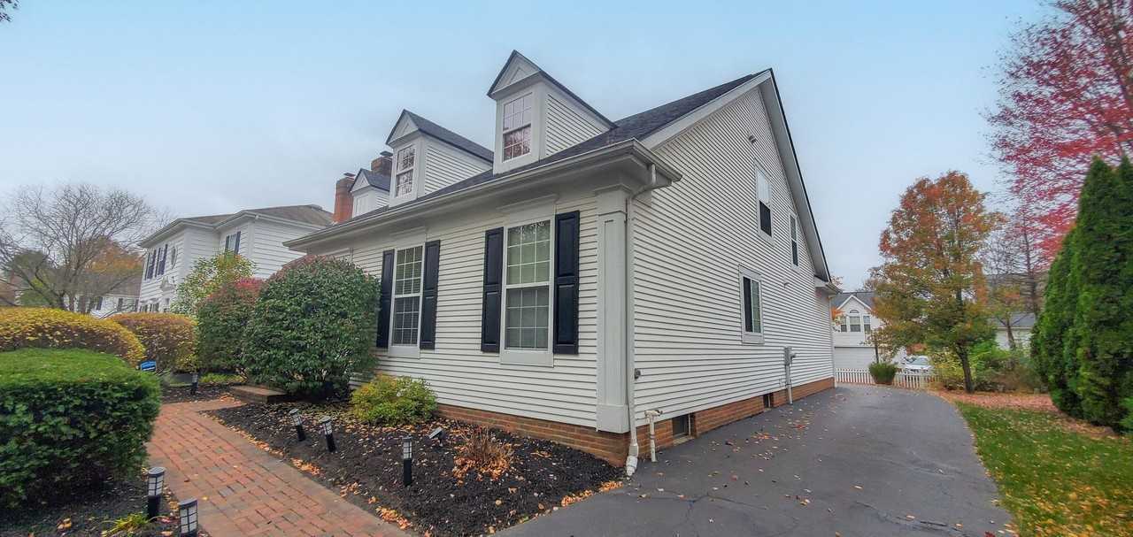 5097 Marks Ct - Photo 2 of 38