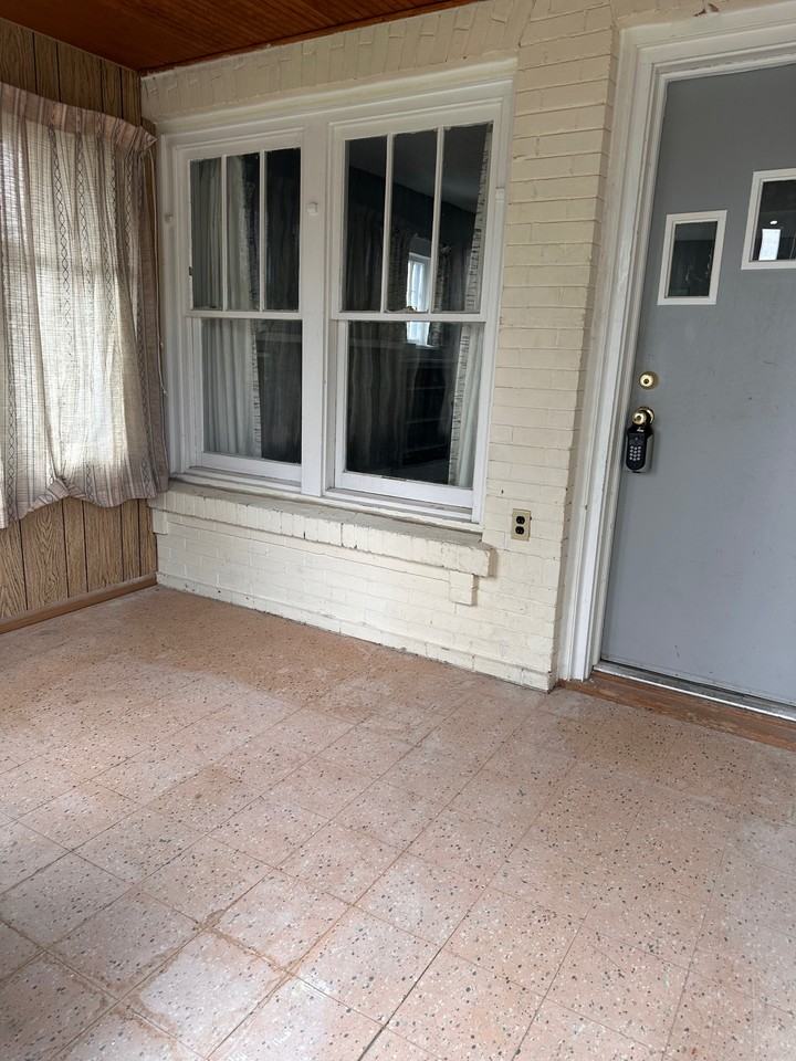 241 Park Ave - Photo 2 of 11