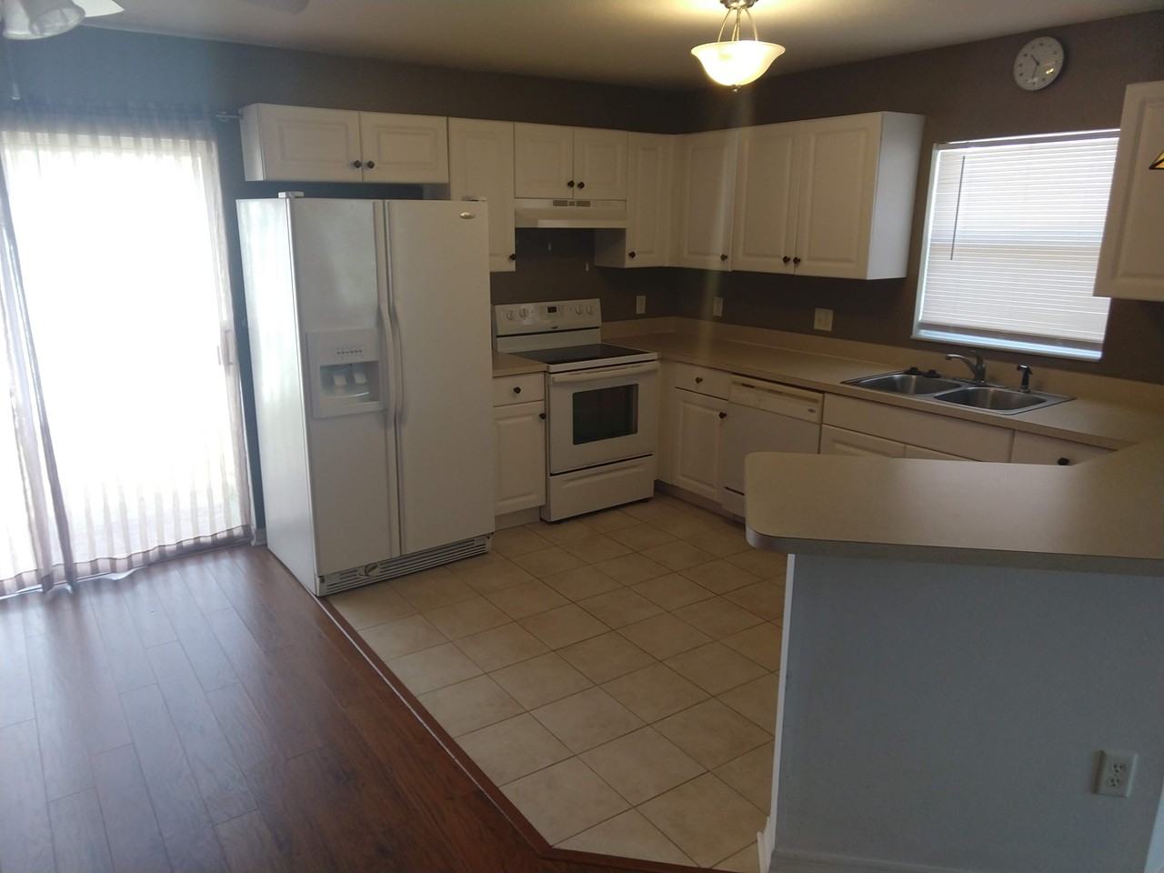 1215 E Parker St - Photo 2 of 17