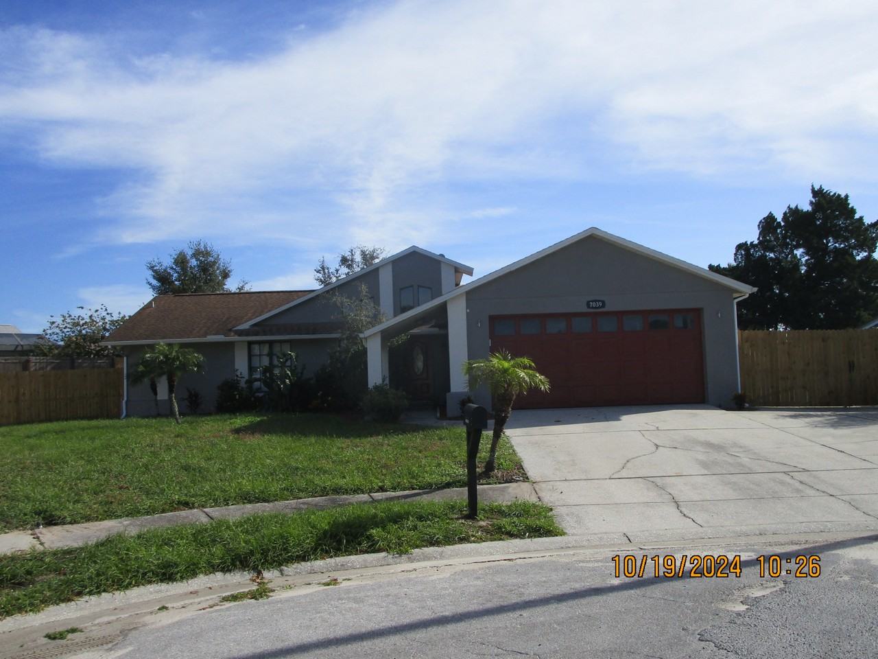 7039 Mistletoe Ct - Photo 2 of 38