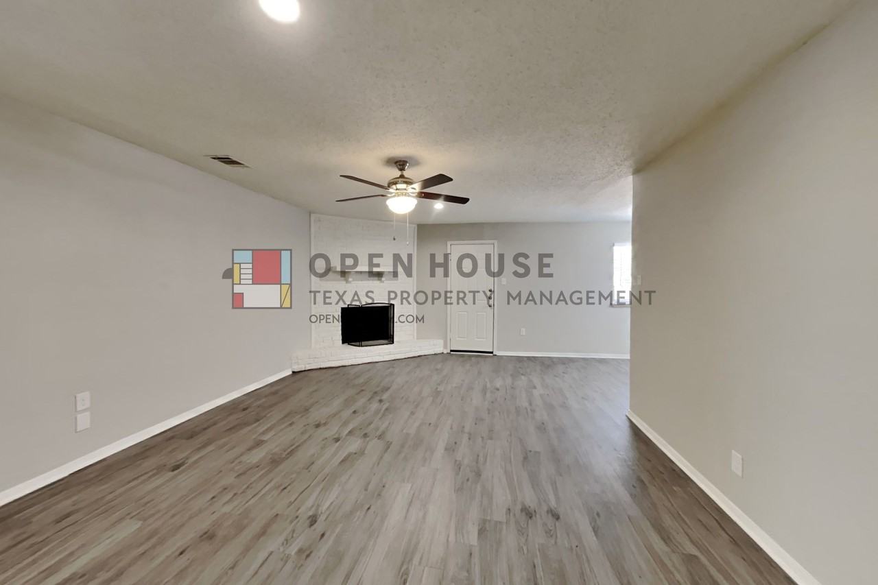 7520 Deaver Dr - Photo 3 of 15