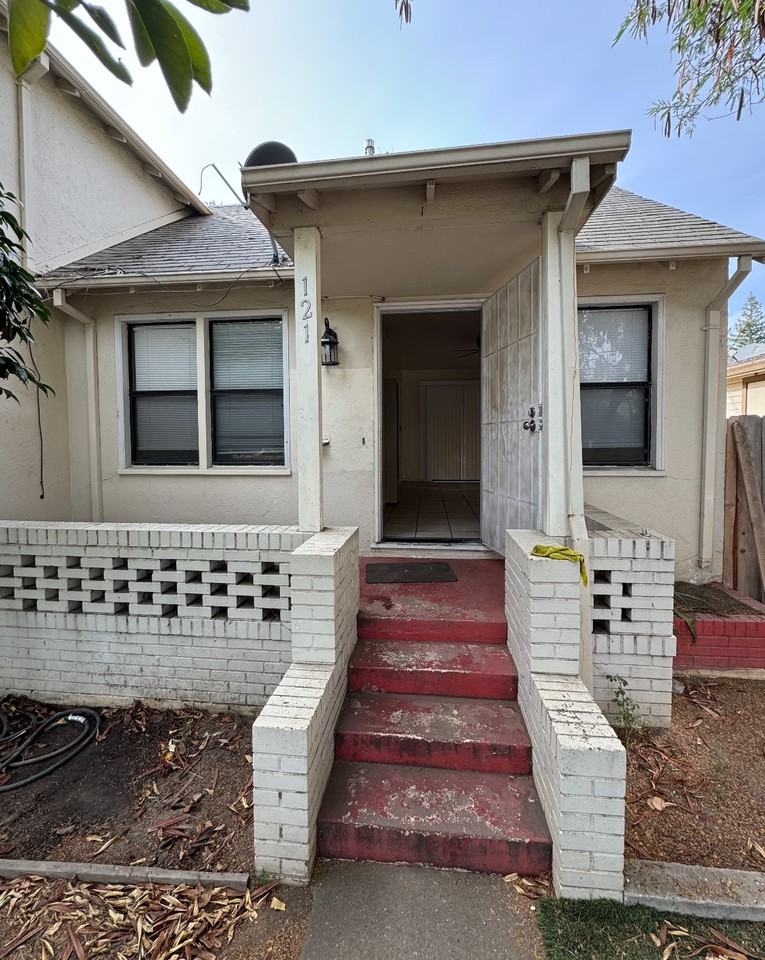 121 N Central Ave - Photo 2 of 7