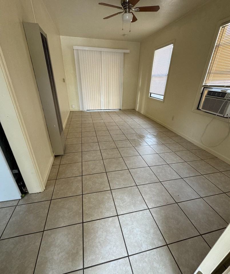 121 N Central Ave - Photo 3 of 7