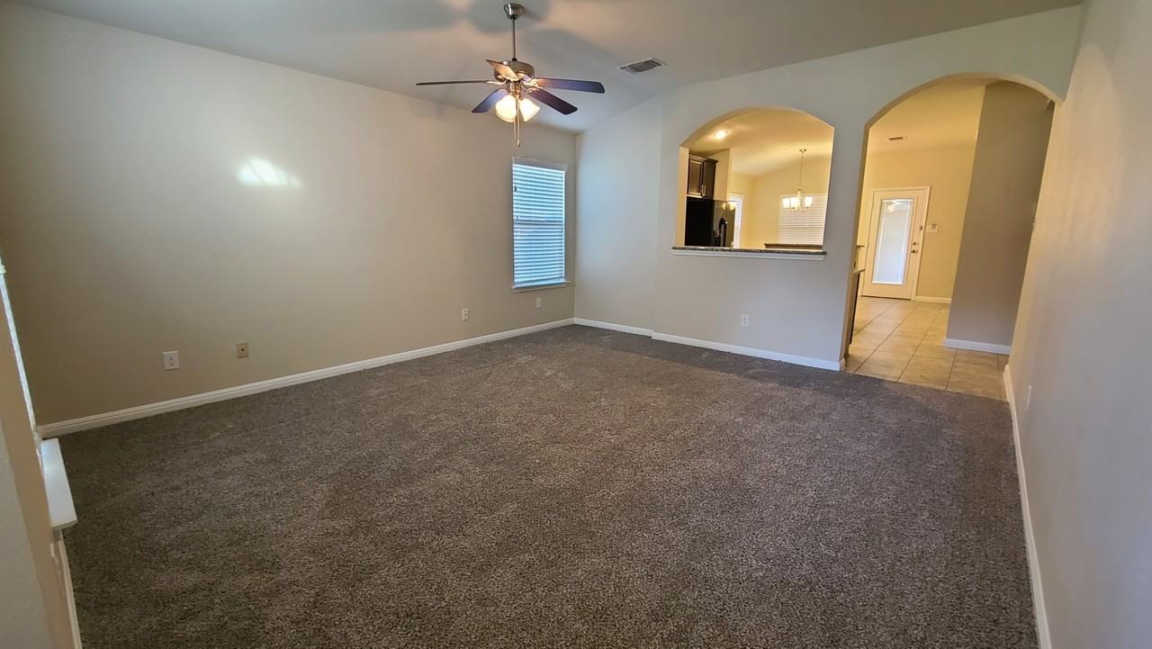 3603 Dumfries Ct - Photo 3 of 31
