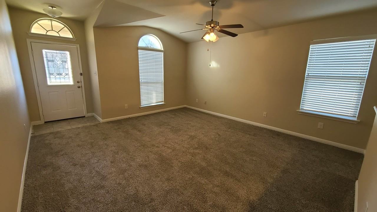 3603 Dumfries Ct - Photo 4 of 31