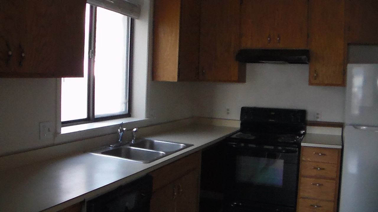 120 N 2nd St - Photo 3 of 9