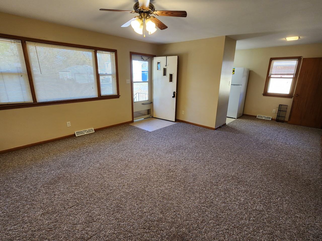 2728 S Lemon St - Photo 2 of 10