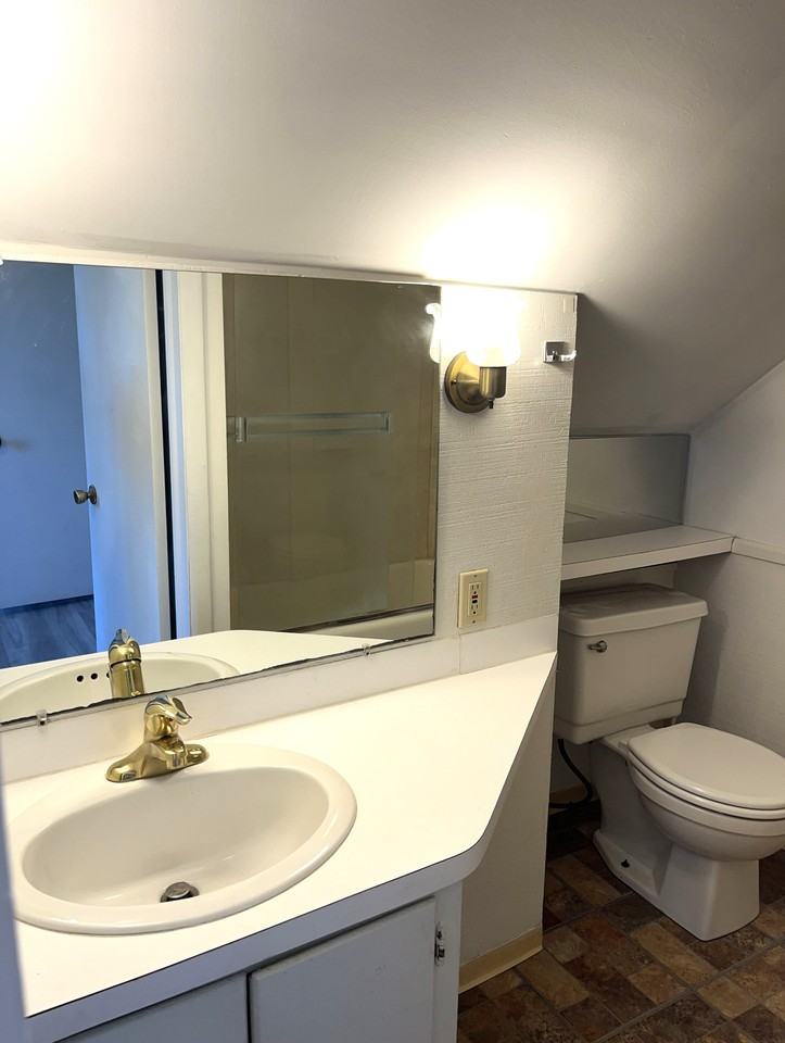 3037 Lemuel St - Photo 2 of 19