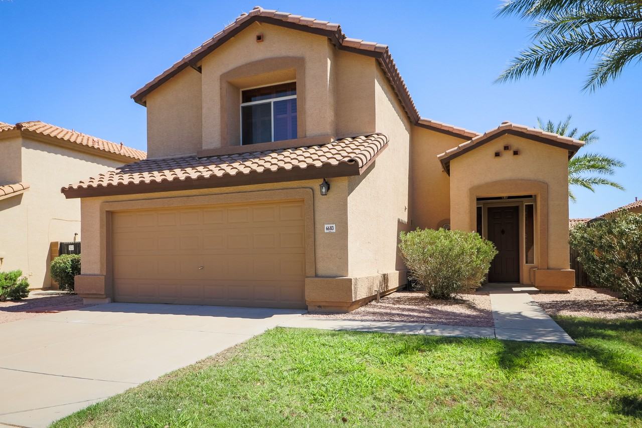 6683 W Shannon St - Photo 2 of 32