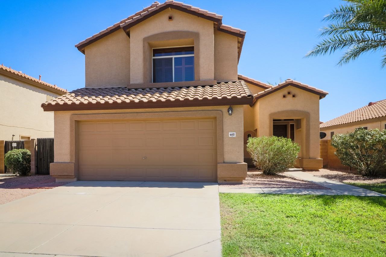 6683 W Shannon St - Photo 3 of 32