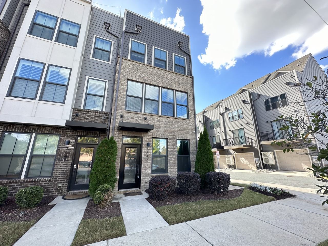3647 Tryclan Dr - Photo 2 of 28