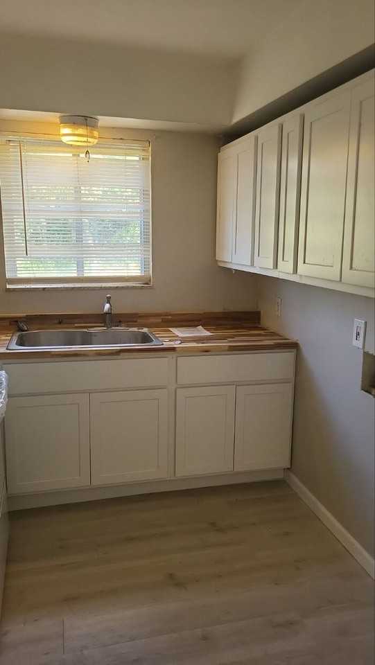 361 Sheridan Ave #A - Photo 3 of 11