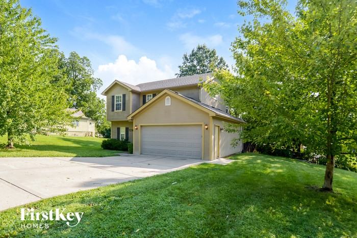 1467 3rd Ave - Photo 2 of 15