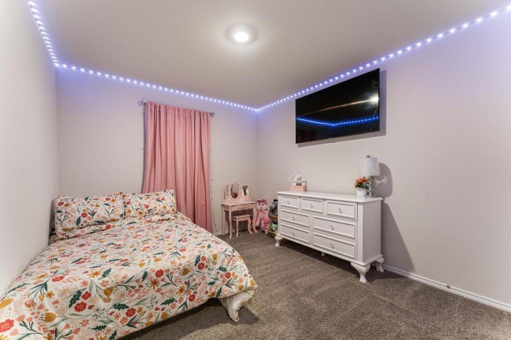 3127 Keuka Park Dr - Photo 7 of 11