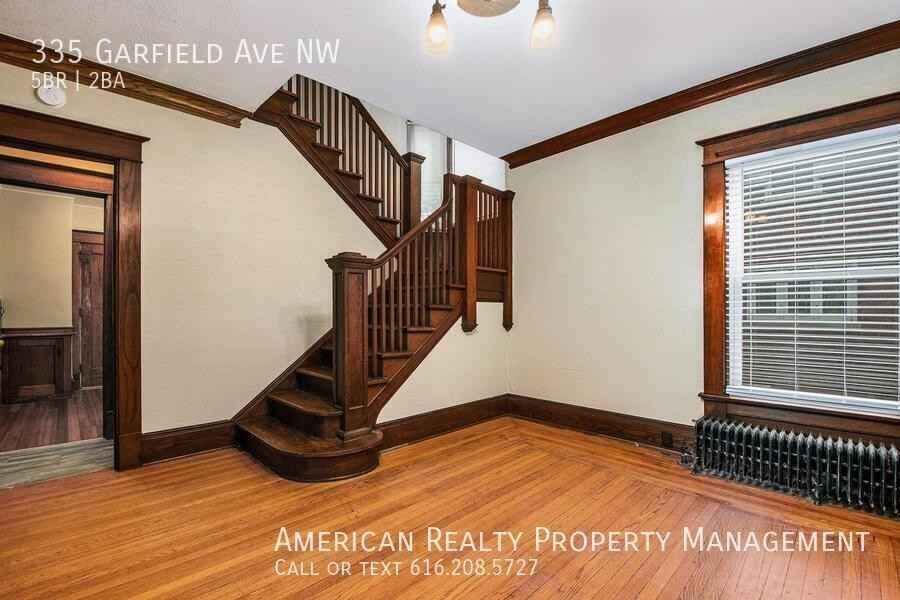 335 Garfield Ave Nw - Photo 2 of 22