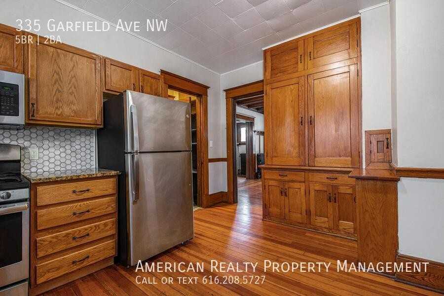 335 Garfield Ave Nw - Photo 5 of 22