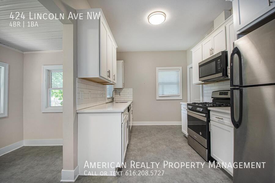 424 Lincoln Ave Nw - Photo 5 of 17
