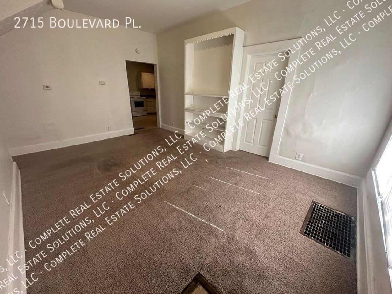 2715 Boulevard Pl - Photo 3 of 19
