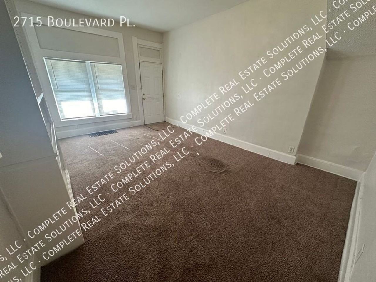 2715 Boulevard Pl - Photo 4 of 19