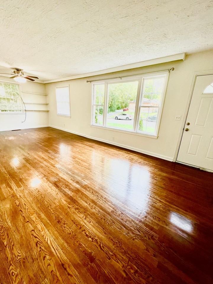 2200 Albion St - Photo 2 of 20