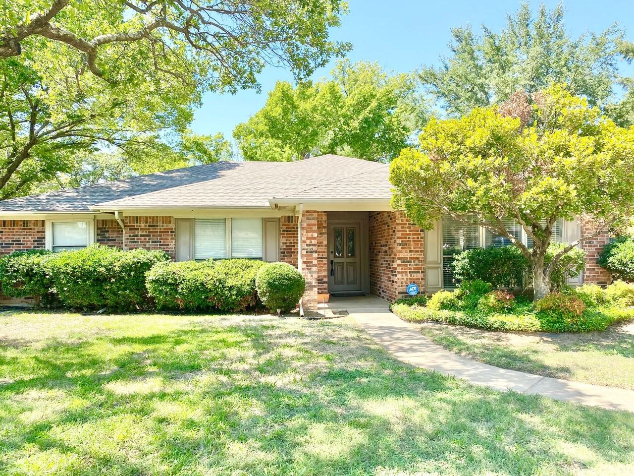 5714 Louise Way Dr - Photo 2 of 32